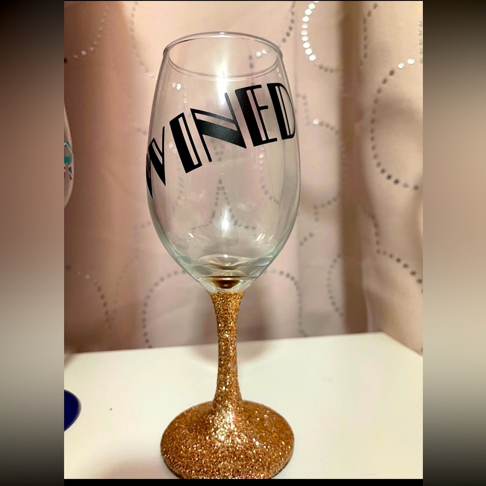 🍷 Sip in Style! 🍷 - Brand New Wined Glass